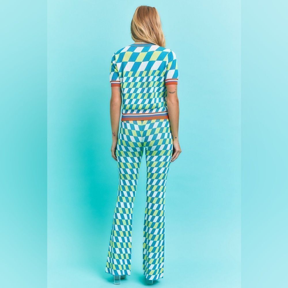086. ABSTRACT CHECK KNIT SHORT SLEEVE TOP WITH PANT SET - Picture 5 of 8